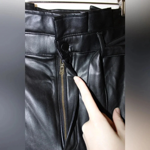 NWT Abercrombie Ultra Hi Rise Faux-Leather Paperbag Belted Pants Size Medium R - Picture 4 of 11